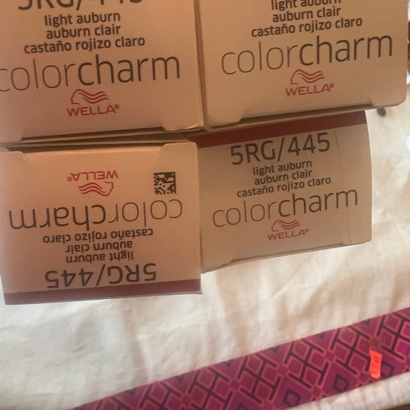 Wella colour charm hair colour permanent 5RG/445 - Picture 4 of 4